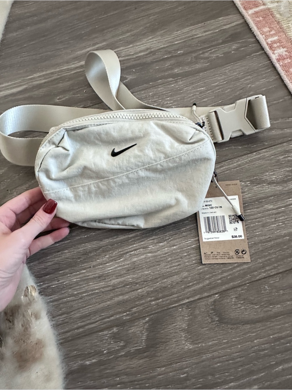 Nike Aura Crossbody Bag (2L) NWT IN LIGHT BONE AND BLACK - Picture 3 of 9